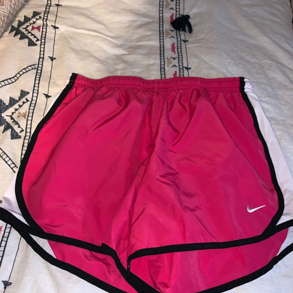 pink nike shorts sz XL